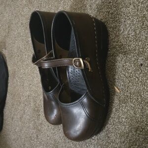 Womens Sanita Shoes size 40 (us size 9.5)